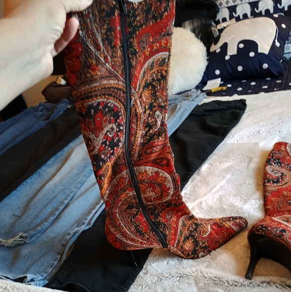 Bronx Stilettos red velvet - Picture 2 of 3